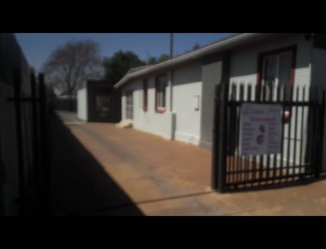 24.80M² OFFICE TO LET IN DALVIEW